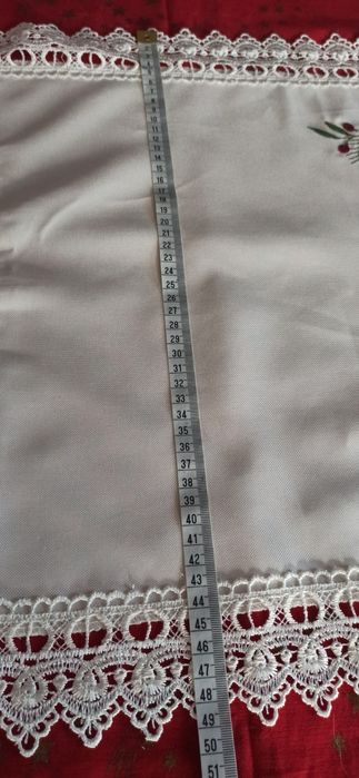 Bieżnik, serwera Boże Narodzenie
Stan bardzo dobry, kolor tkaniny ecru