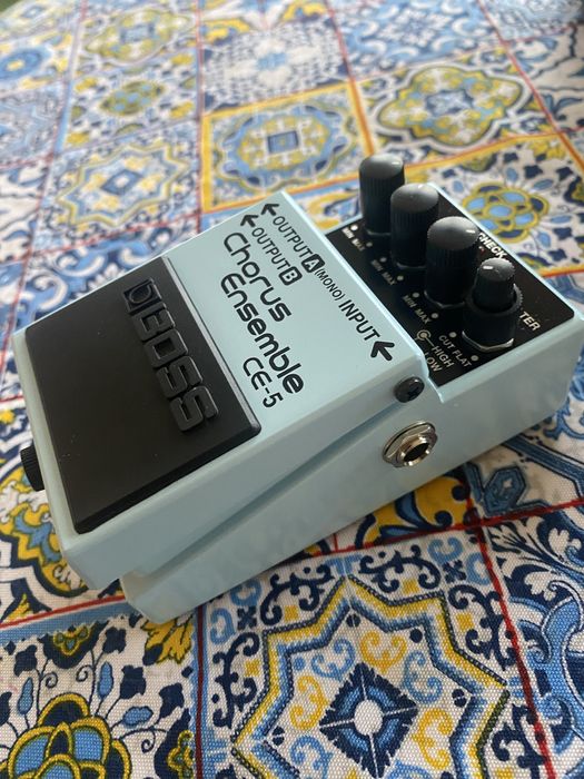 BOSS Chorus Ensemble CE 5