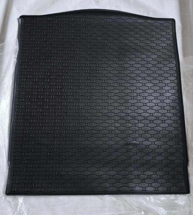 Гумовий Коврик Фольксваген в багажник   килимок  VW Чехія,  резиновий