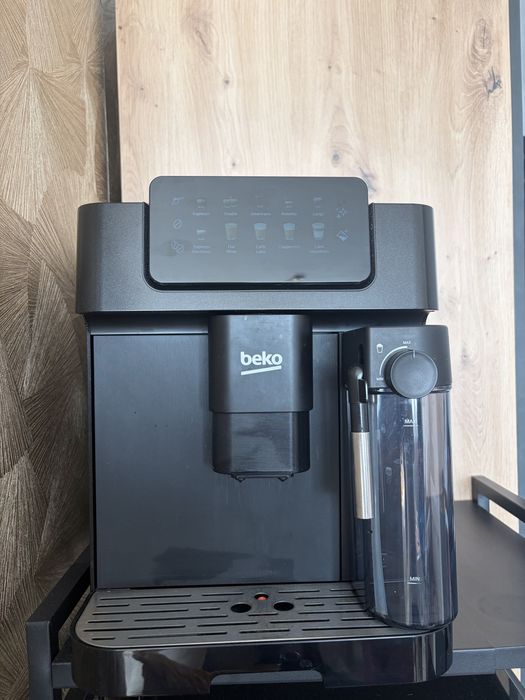 Ekspres ciśnieniowy CaffeExperto CEG7304B 19 bar Stalowy młynek Czarny