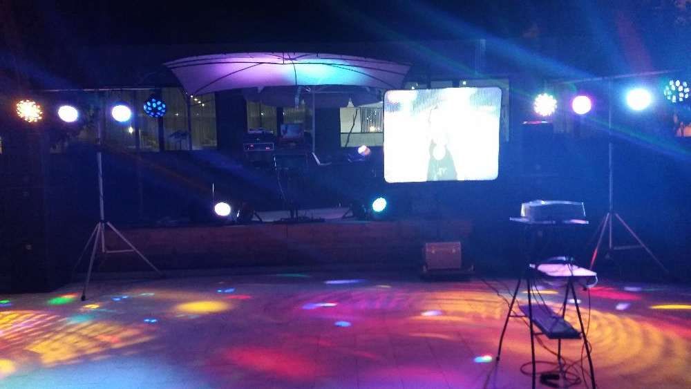 Festas e Eventos, Karaoke e DJ (Luzes/Robótica) Casamentos, Batizados