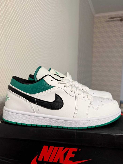 Nike Air Jordan 1 (AJ1) Low Lucky Green чоловічі кросівки, нові, оригінал, 45 (28 см)
