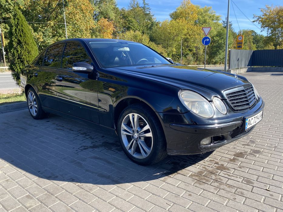 Мерседес 211 2.2 дизель автомат !