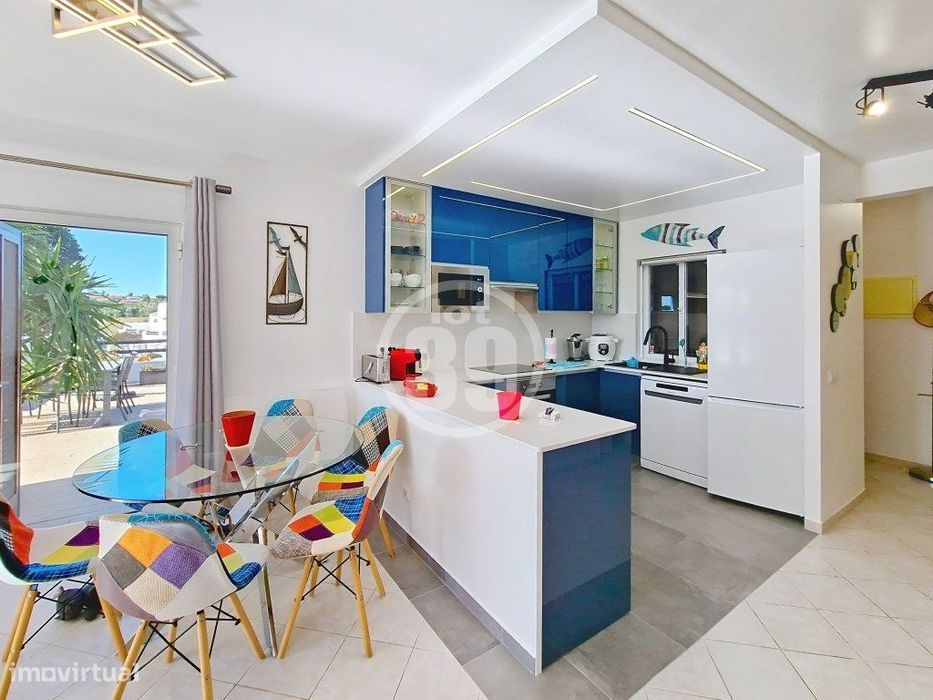 Fantastic 2-bedroom penthouse apartment with an enormous...