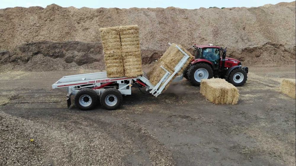 Тюковоз самопогрузчик. Прицеп для прямоугольный тюков. Кобзаренко