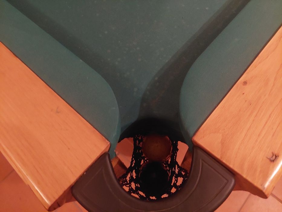 Bilhar - mesa com tampo e acessórios