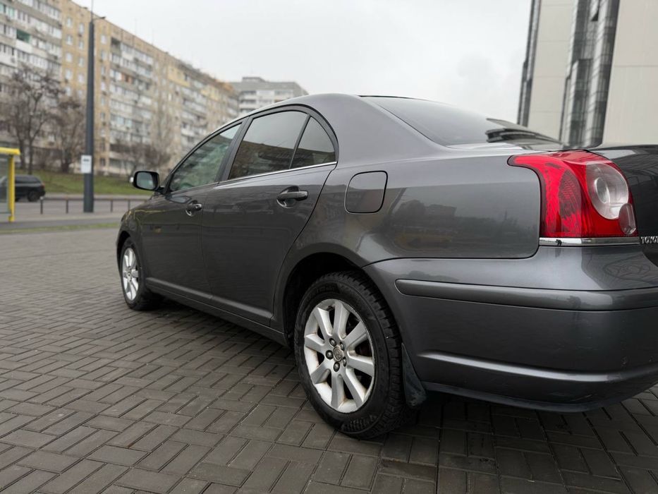 Toyota avensis 2008 рейстайлінг