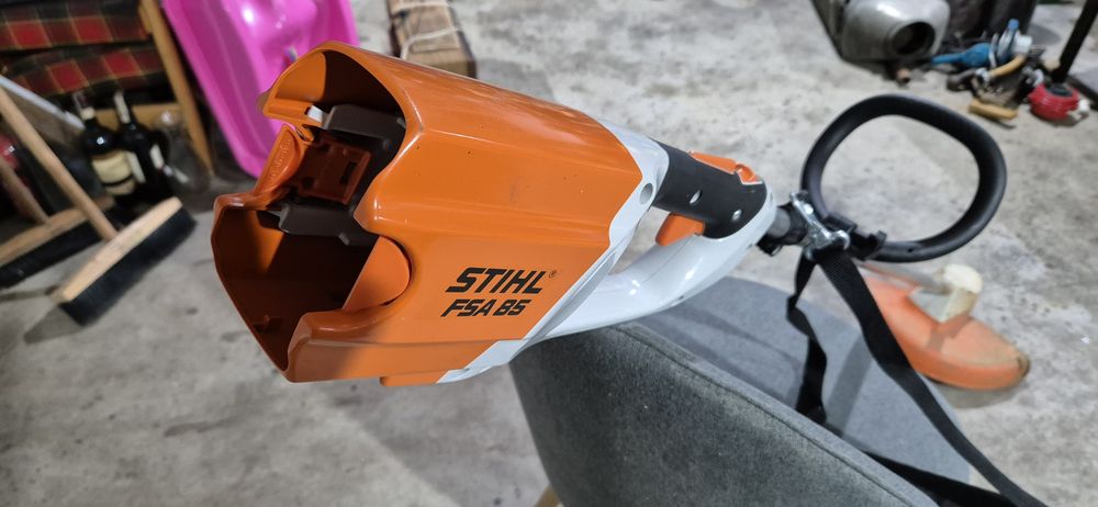 Podkaszarka akumulatorowa. STIHL FSA 85. Kosa.  Jak nowa