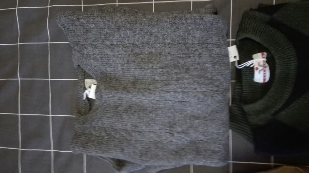 Lote, conjunto de roupa. (7 peças)