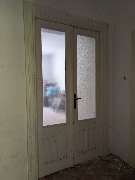 Oryginalne drzwi z kamienicy | Stolarka przedwojenna z ościeżnicami