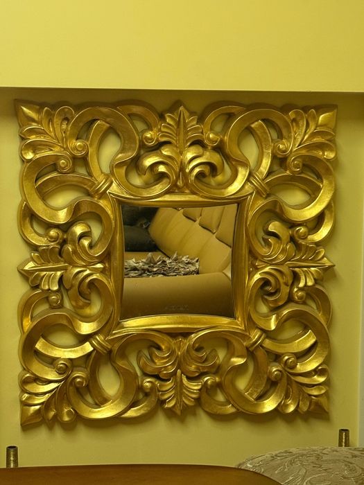 Дзеркало в золотій гіпсовій рамі 80×80 см – класика, RENA