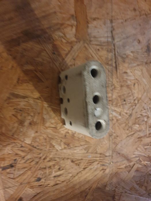Ceramiczny wkład do gniazdka siłowego płaskiego stary typ