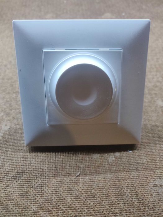 Regulador de intensidade de luz