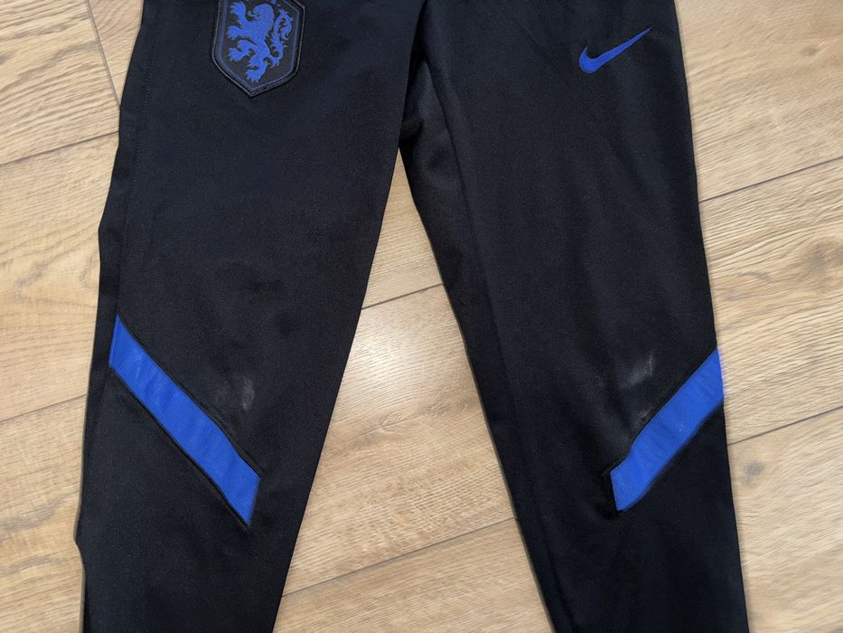 Chłopięce spodnie dresowe NIKE rozm. 158-170