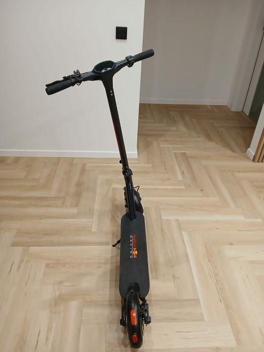 Hulajnoga elektryczna red bull