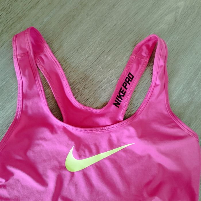 Top desportivo Nike