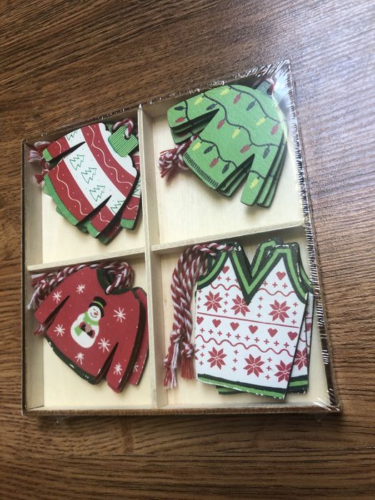 Zawieszka drewniana bombka ozdoba choinkowa sweter Mikołaj 12 szt