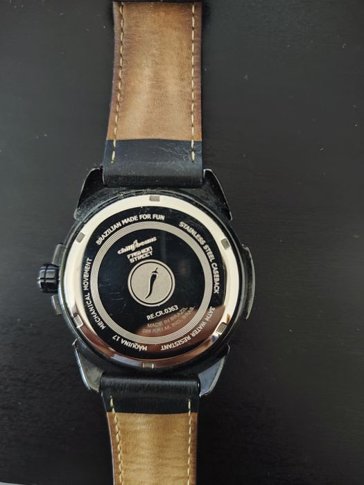 Relógio mecânico caveira Chilli beans