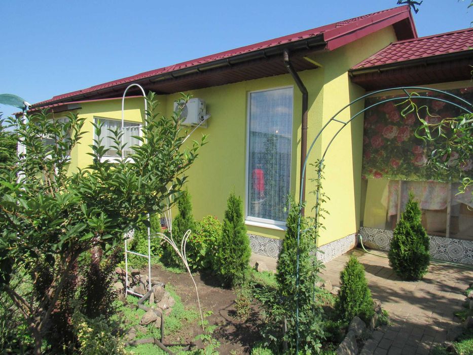 Продається гарний НОВИЙ будинок з ремонтом провулок Полянський