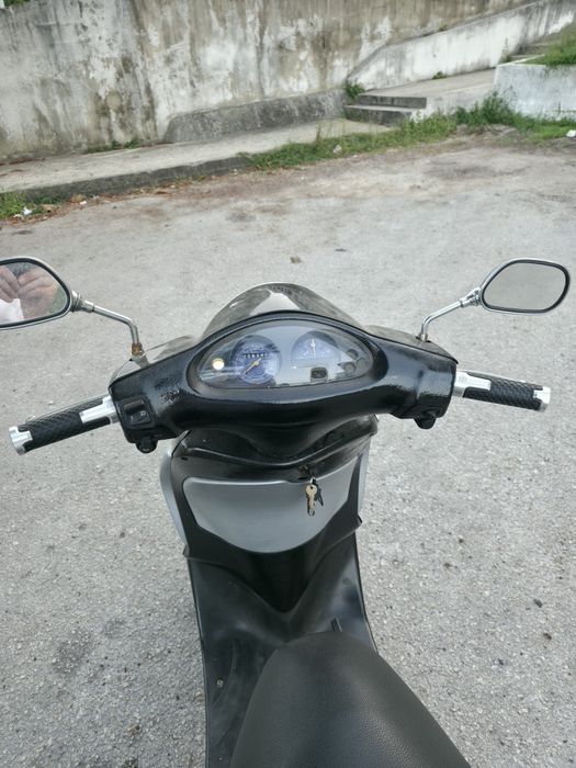 Piaggio fly 125 4 tempos muito económica