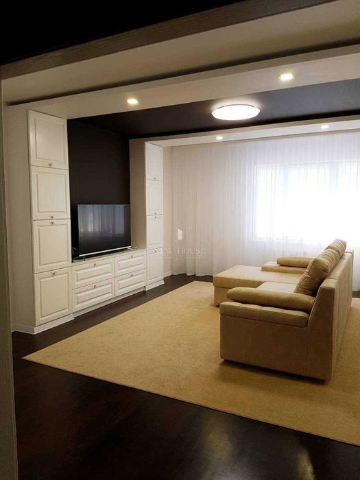 Продаж 3-кімнатної квартири на Крюківщині