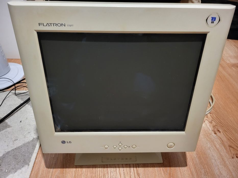 LG Flatron 775FT 17" CRT – bardzo dobry stan, sprawny, retro PC, komplet kabli