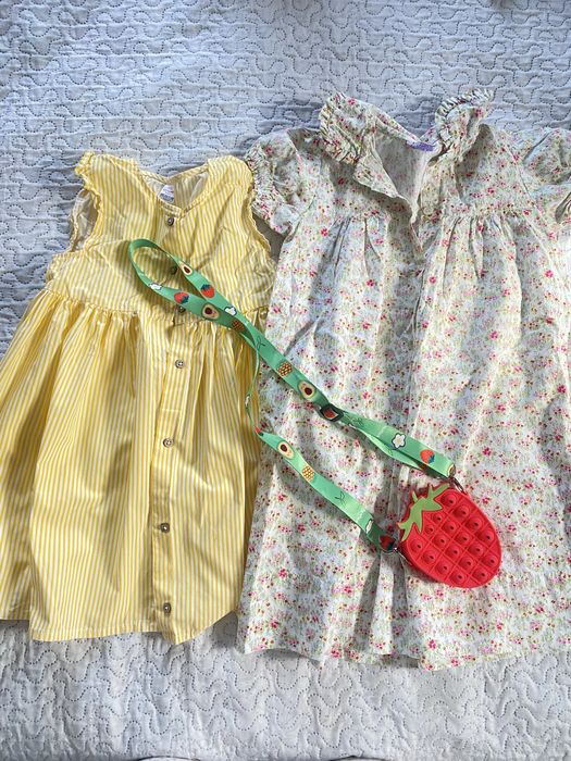 Комплект суконь + сумочка на 4-5 років