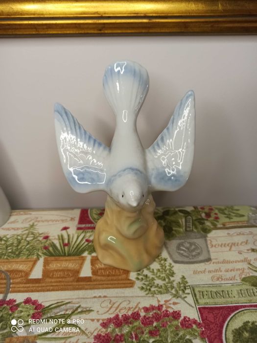 Figurka ptak gołąb