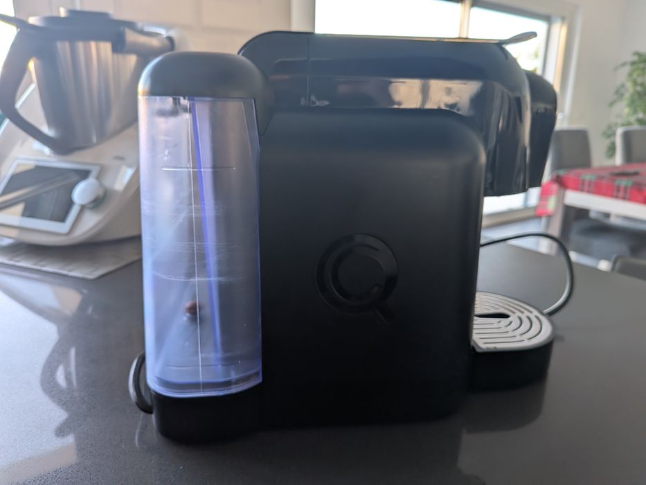 Máquina Café Delta Qool Automática Preta NOVA