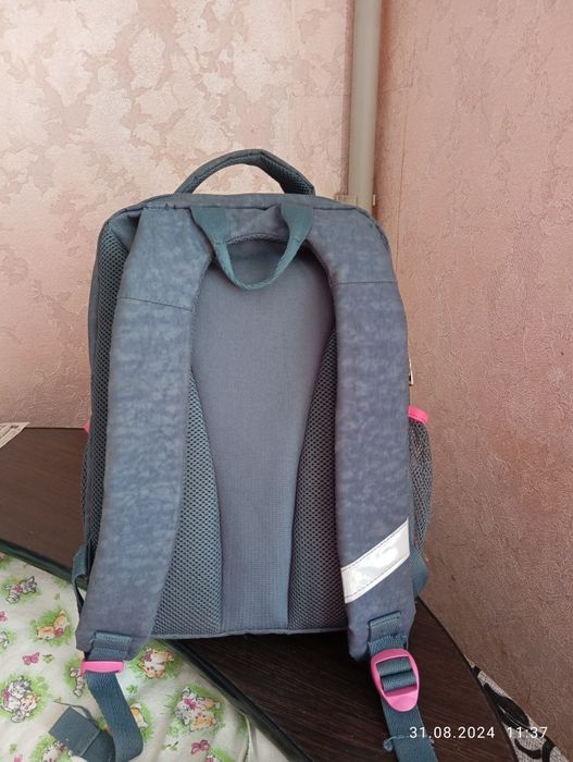 Портфель для дівчинки