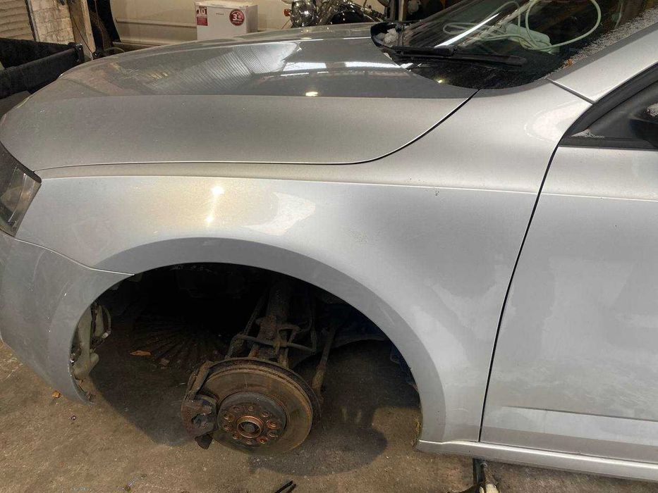 Крило Skoda Octavia A7 Шкода Октавія А7 LA7W