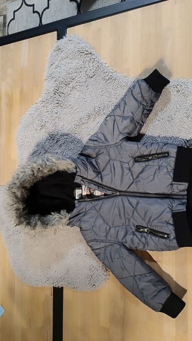 Modna kurtka zimowa z kapturem 2-3lata 98