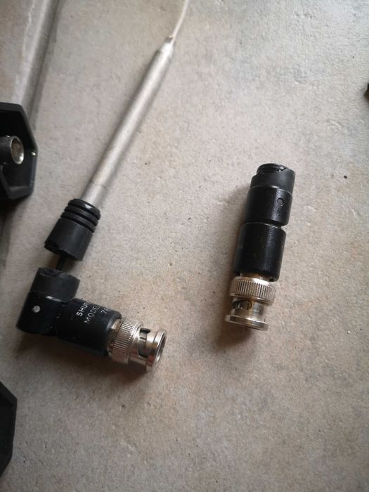 Wzmacniacz do mikrofonu Shure AU830A antena wtyczki