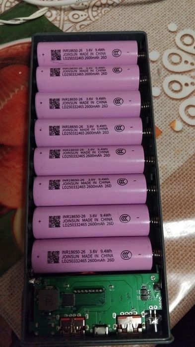 Энергия без компромиссов: Мощный Power Bank 22.5W на 8 х18650