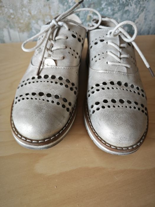 Złote buty ze skóry 36