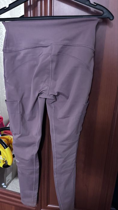 Alo Yoga High-Waist Cargo Legging