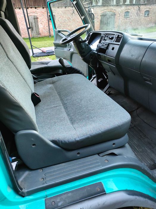Mitsubishi Canter kontener z windą 2,8 1998r DMC 3,5T