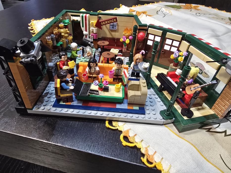 LEGO Ideas: Friends Central Perk - 21319