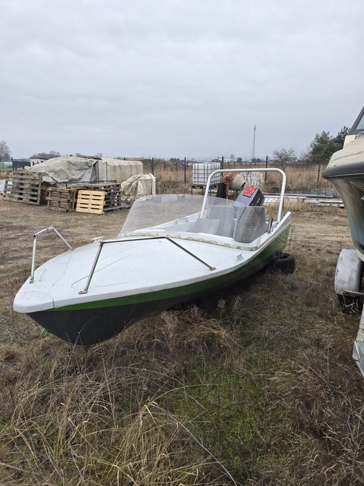 Łódź łódka motorówka z silnikiem 40hp