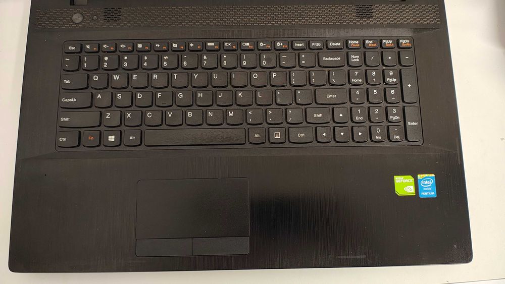 Laptop Lenovo G700 17,3 " - części do komputera