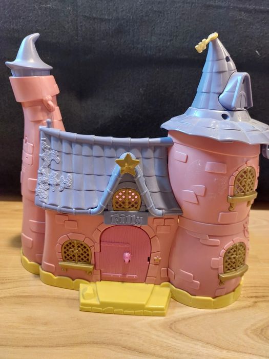 Świecący Zamek Little Pony plus dodatki -drugi zamek, walizka, kucyki