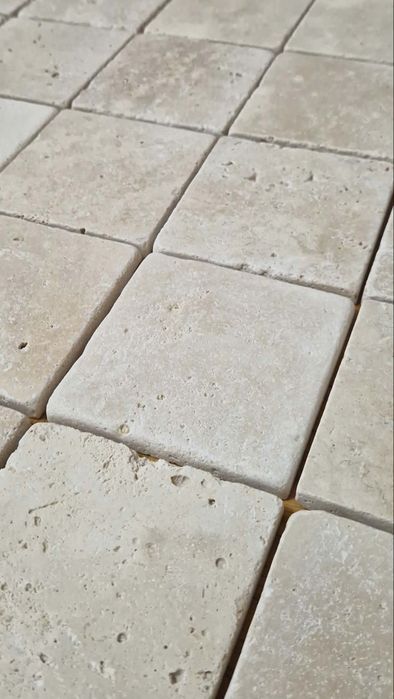 Promocja do 31.08.2026!Kamień naturalny trawertyn Super Light Premium 10cm x 10cm bębnowany.
