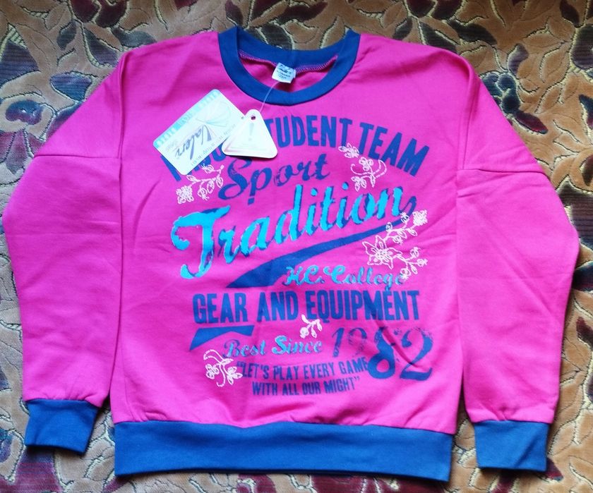 Джемпер для дівчинки. Новий.