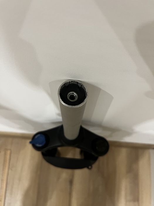Продам вилку sr suntour  x1 coil RLR