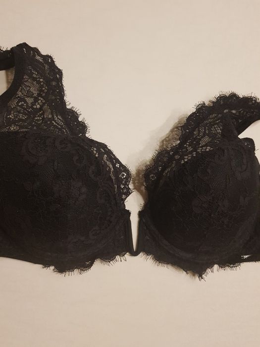 Stanik czarny koronka