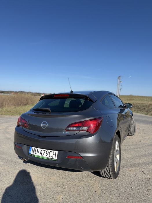 Opel Atsra J GTC- 2011