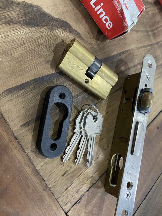 Fechaduras corta fogo c/cilindro