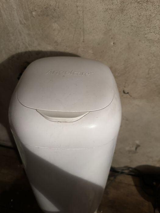 Kosz do pieluch dla niemowlat