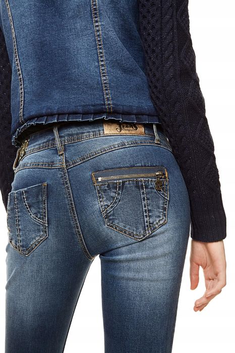 Jeansy rurki z haftami granatowe 24 DESIGUAL
