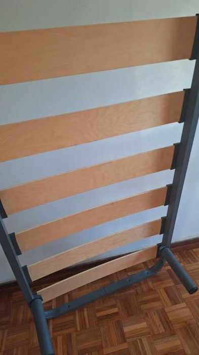2 estrados de cama + Colchão solteiro, base de cama, Porto